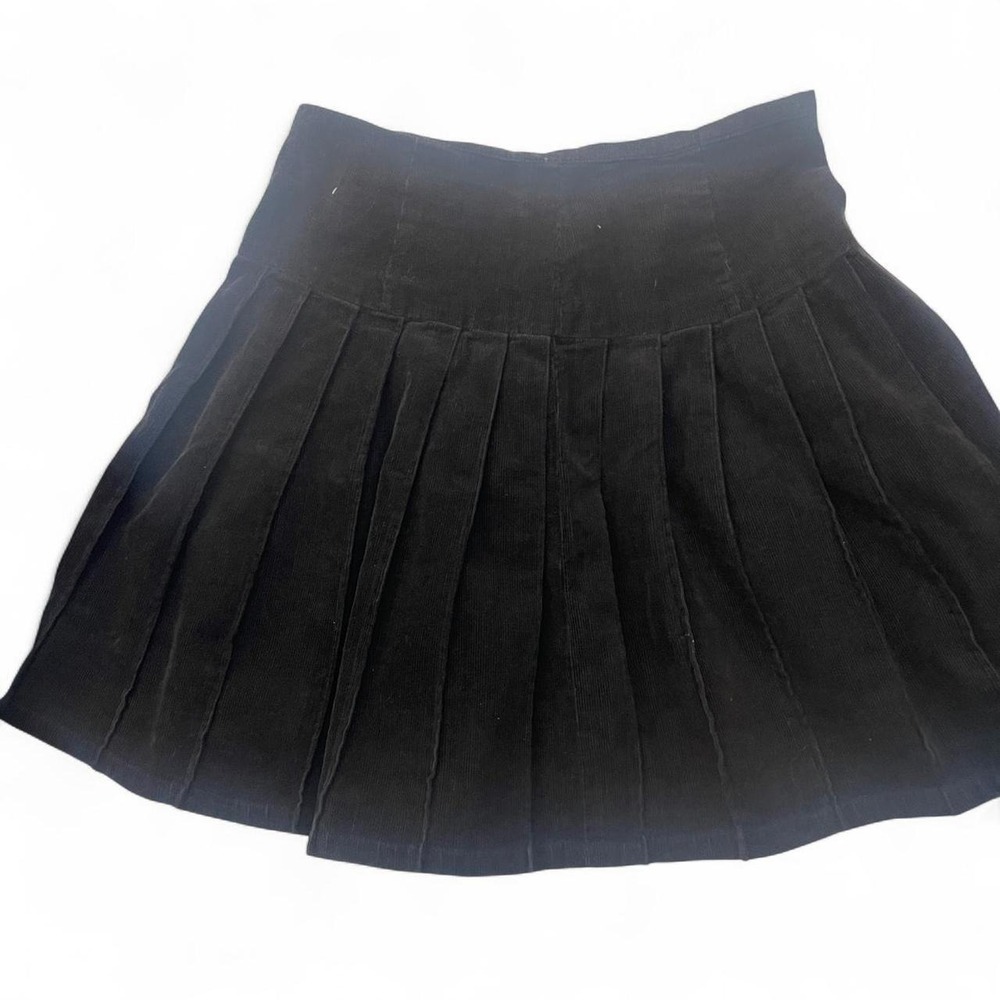 Black pleated short skirt corduroy size small